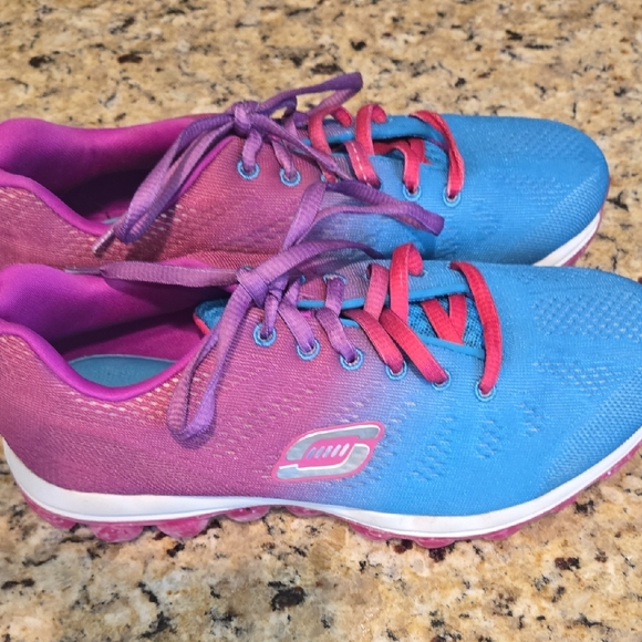 Sketchers Girls Size 4 Memory Foam Gel Infused Tennis Shoes - Picture 1 of 6